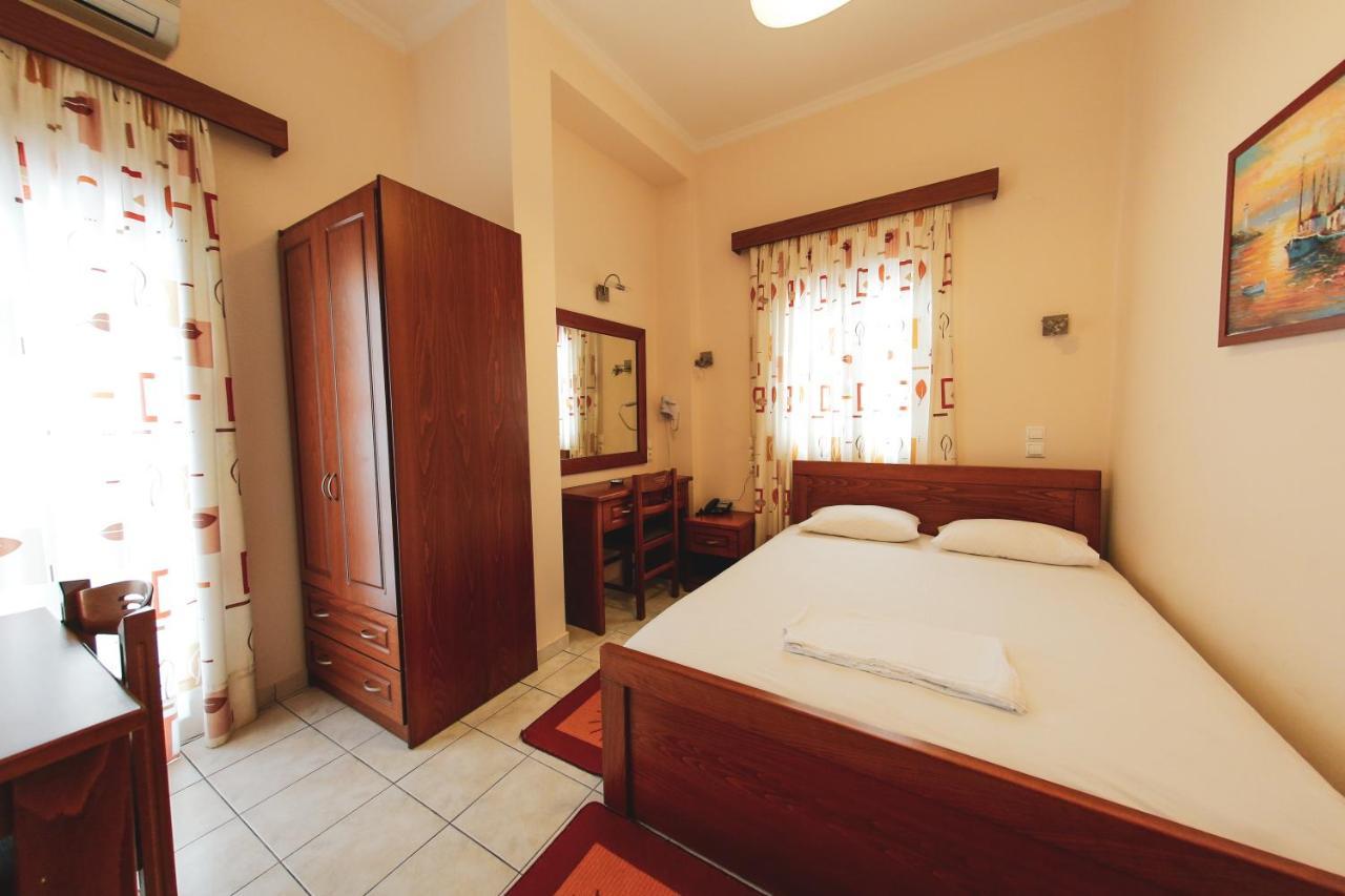 Hotel Ionion Kastro-Kyllini Esterno foto